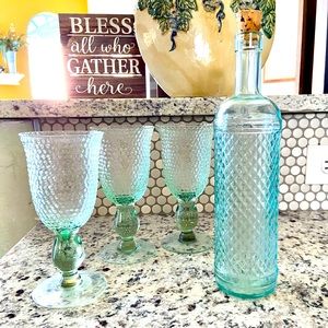 - 3 glasses with a vase set. Has a vintage feel & look. Very nice wine set…